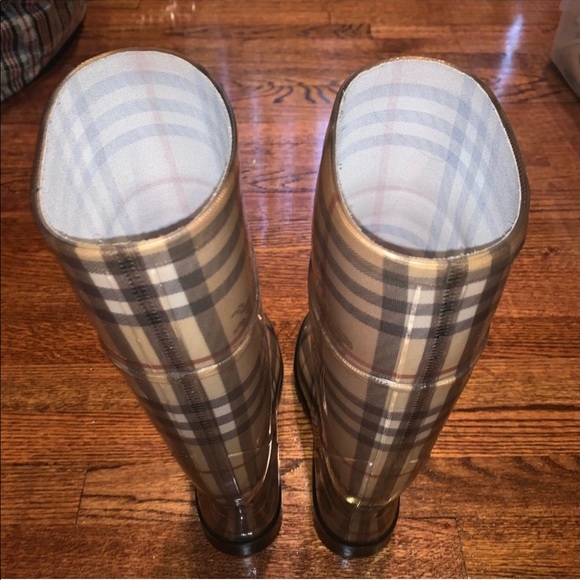 Authentic Burberry Rain Boots - Picture 6 of 11